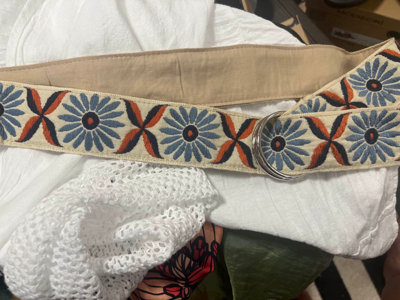 Embroidered adjustable belt