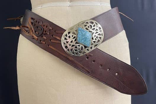 LEATHER BELT WITH FRINGES
