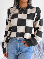 Checkerboard Contrasting Loose Collar Knitted Sweater: White / M